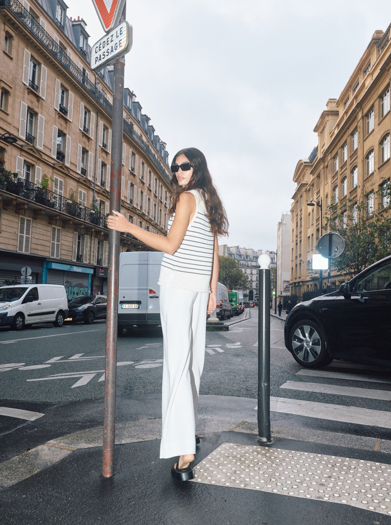 Modelshot / Ecru / Detail